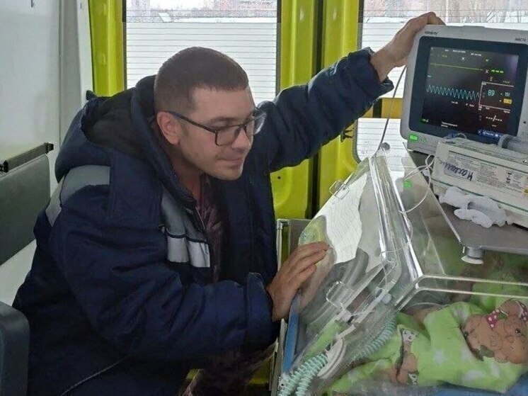     Анестезиолог-реаниматолог признался, что часто поет в ординаторской, но однажды пришлось петь с будущей мамой. Фото: пресс-служба Минздрава Новгородской области