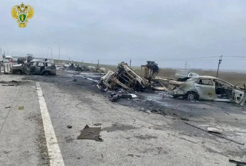 Обугленные останки фур и легковушек: ГИБДД показала кадры страшной бойни под Ростовом