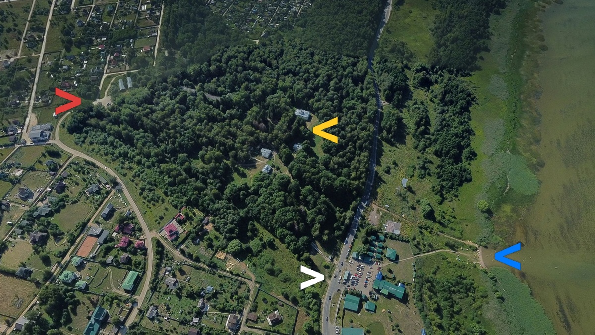 Красная - альтернативная парковка и вход. Желтая - усадьба. Белая - действующая парковка кафе. Синяя - пляж. 