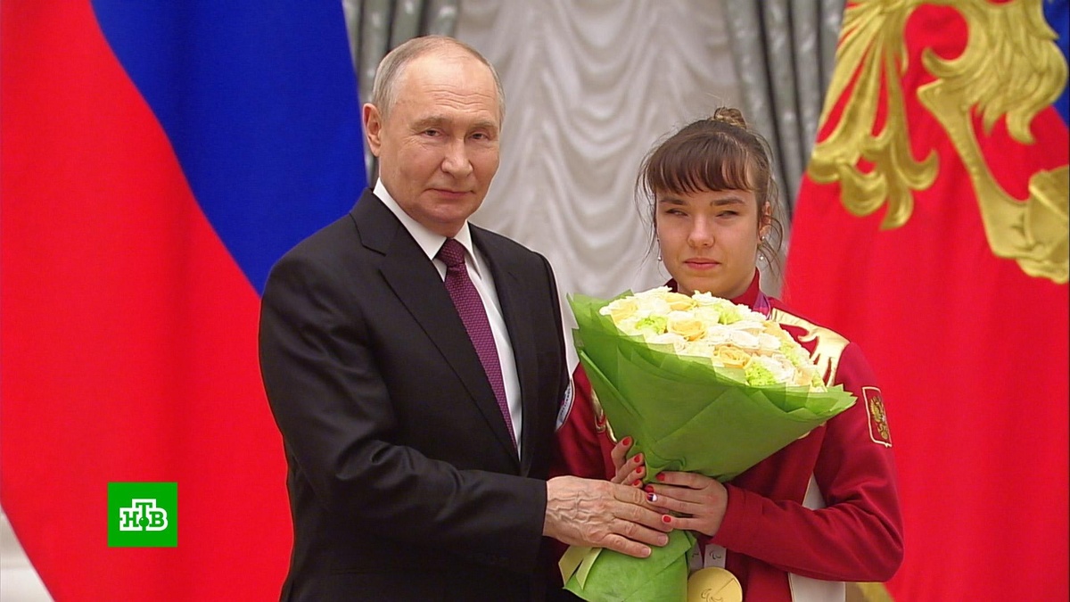    «Восхитили весь мир»: Путин наградил паралимпийцев в Кремле