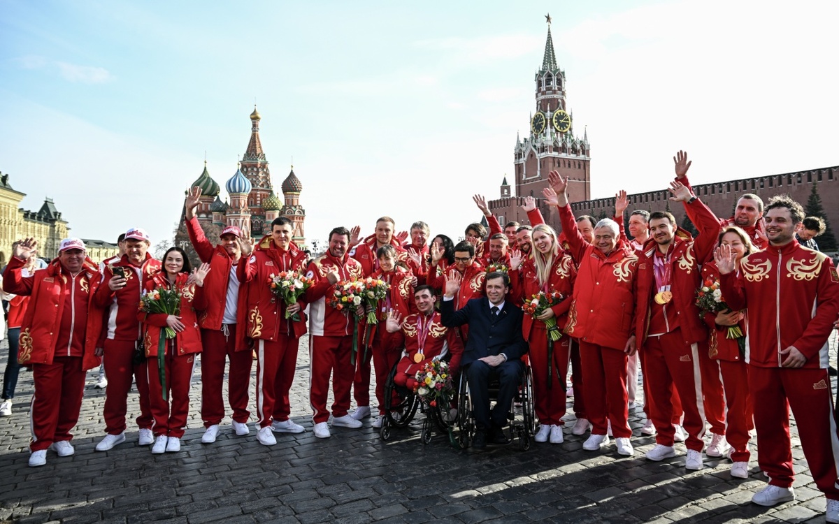    Паралимпийцы