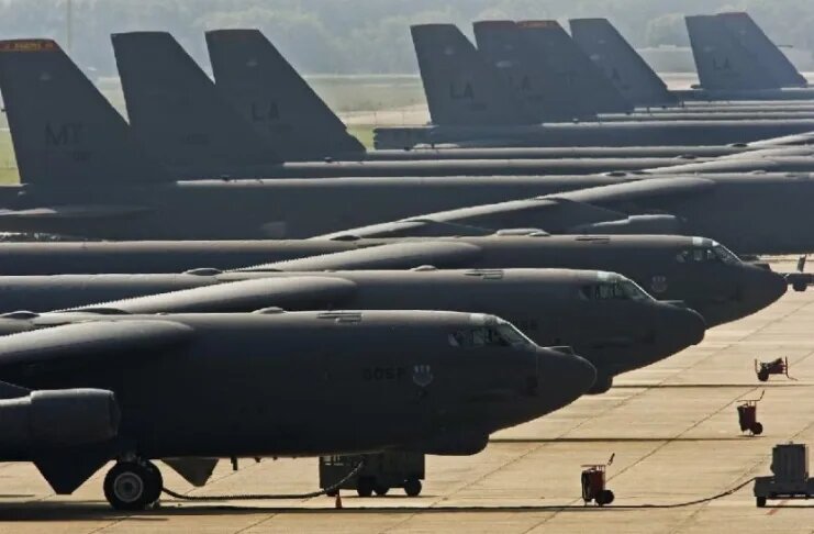 Неизвестные дроны устроили налёт на базу ВВС США с ядерными бомбардировщиками