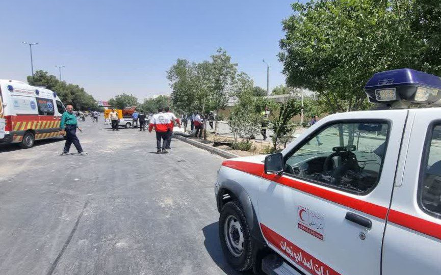 Мощные взрывы в центре Ирана: журналисты бьют тревогу. Что известно о жертвах, атаковали с воздуха?