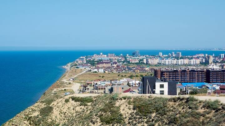 Мэр Анапы рассказала, когда в городе заменят загрязненный мазутом песок