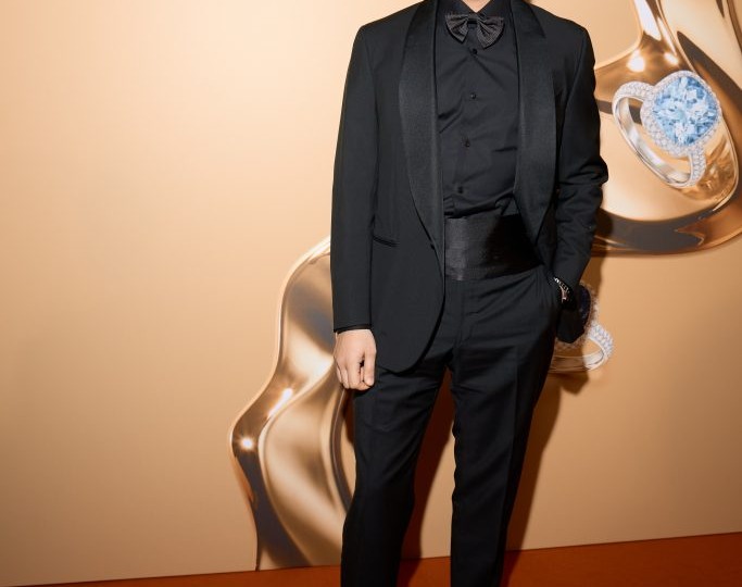 Чёрный галстук и высокая мода: красная дорожка “Золотого орла – 2026”