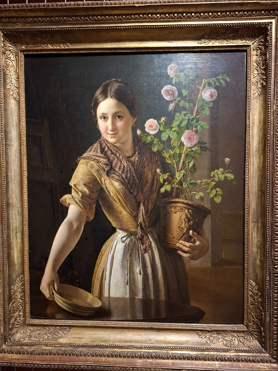 "Девушка с горшком роз"