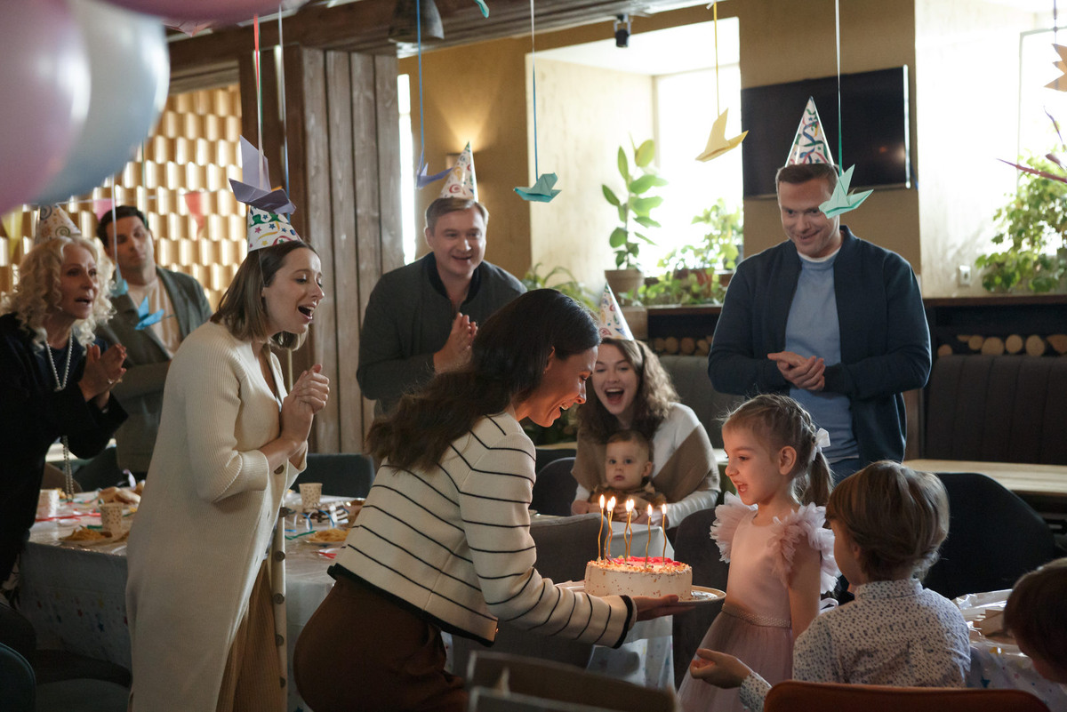 Кадр сериала «Помоги себе сама»