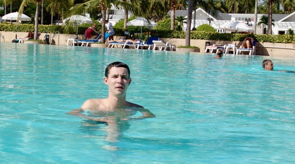 Вьетнам за копейки: где едят и на чем экономят сами бортпроводники в Камрани и Нячанге