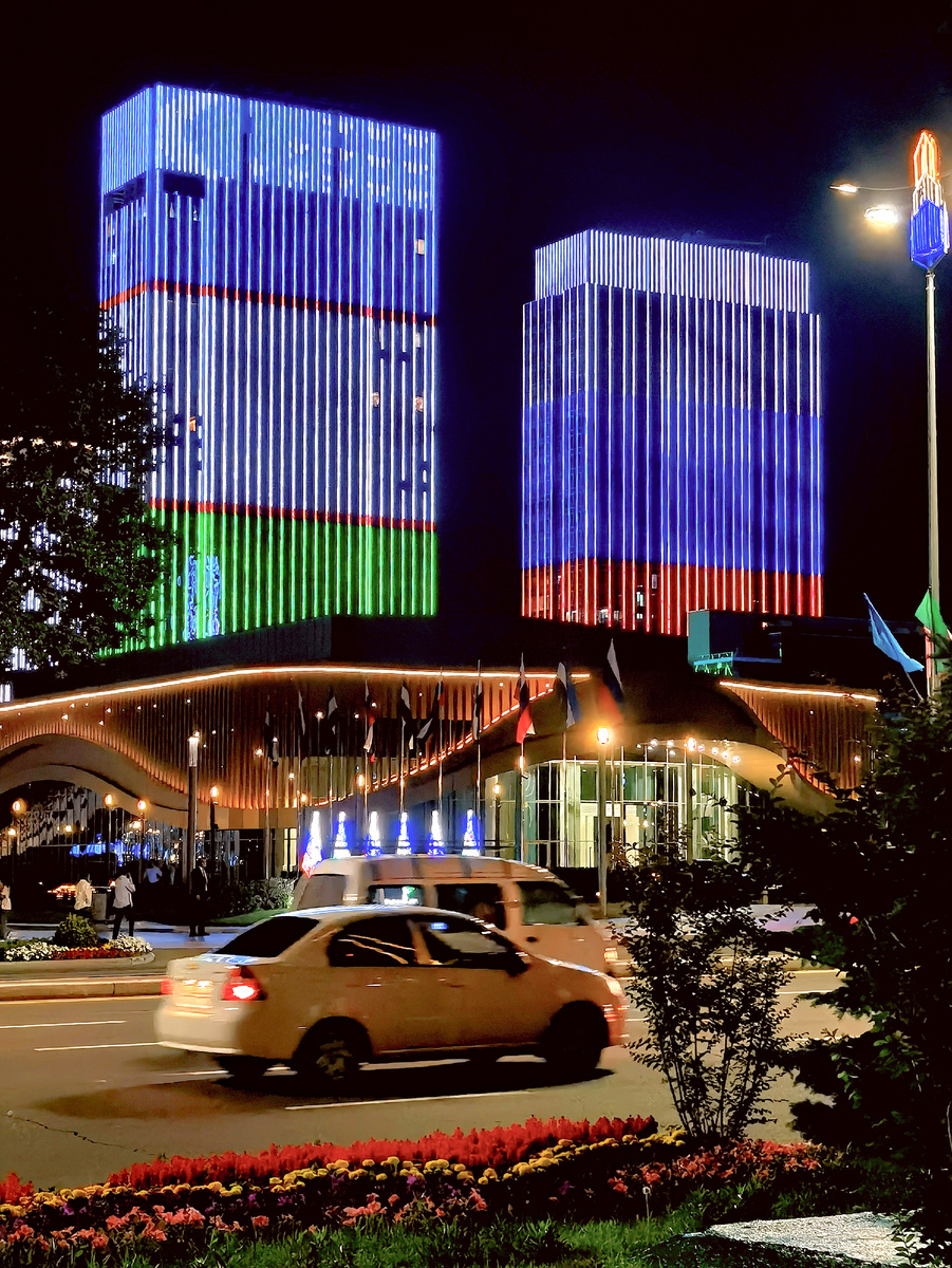Здания международного делового центра «Tashkent City»  Фото из личного архива.