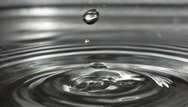    Можно ли заморозить воду теплом? Фото: по лицензии CC0 Pxhere.com