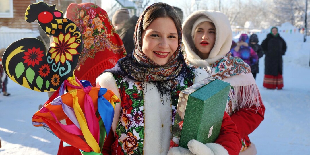 В Новом Уренгое с музыкой и песнями проводили ямальскую зиму