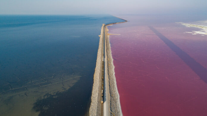    Великое Соленое озеро, штат Юта, стало свидетелем гидрологической аномалии, которая повлияла на региональную засуху и глобальный рынок воды.