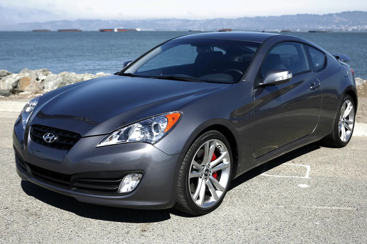    Hyundai Genesis 2010 года. Фото cnet.com