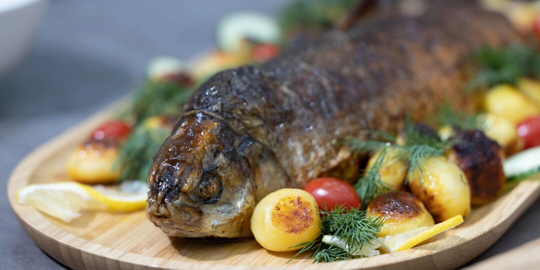 Удар по печени: врачи рассказали, чем опасна рыба домашнего посола