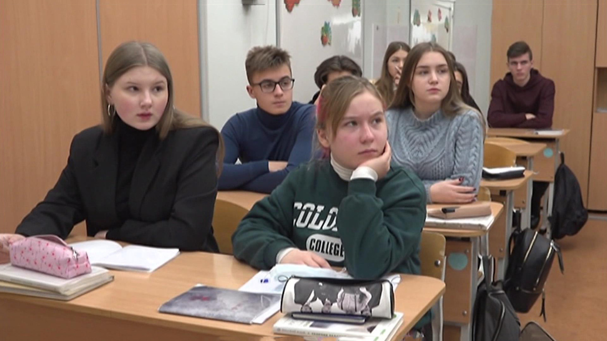    HD школа класс старшеклассники зима