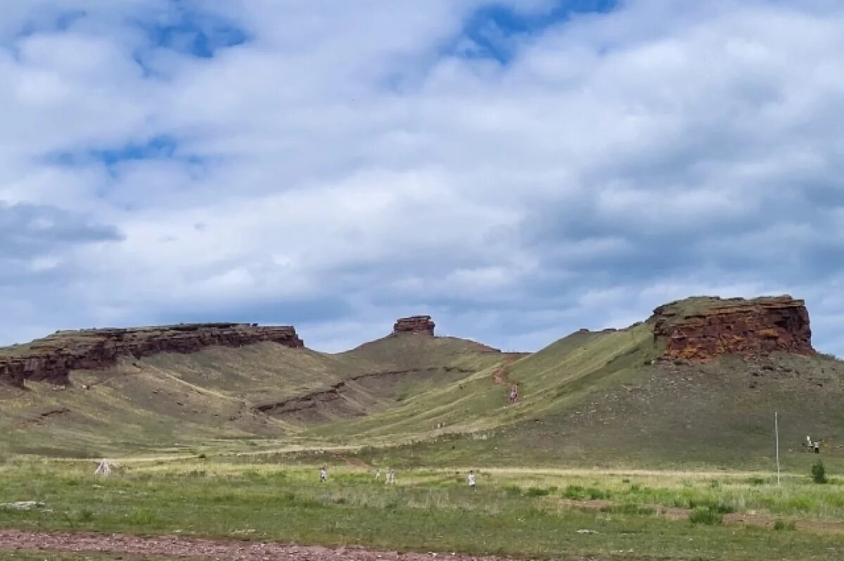    Сундуки — скалистые останцы