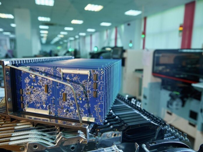    2032 год: Забудьте о грязных экранах и сложных формах. Жестовое управление революционизировало оформление ипотеки.