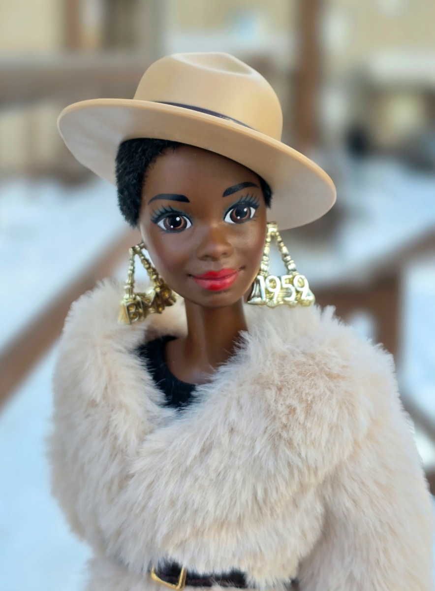 Барби Кения на теле Клодетт БМР