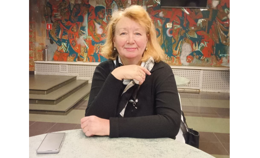 Галина. С ней вы уже знакомы. 