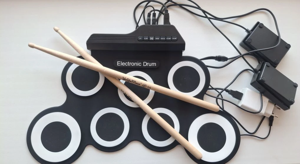 Electronic drum (гибкая электронная барабанная установка)