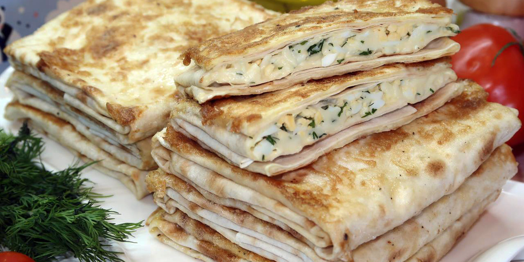Конвертики из лаваша с моцареллой, яйцом и укропом