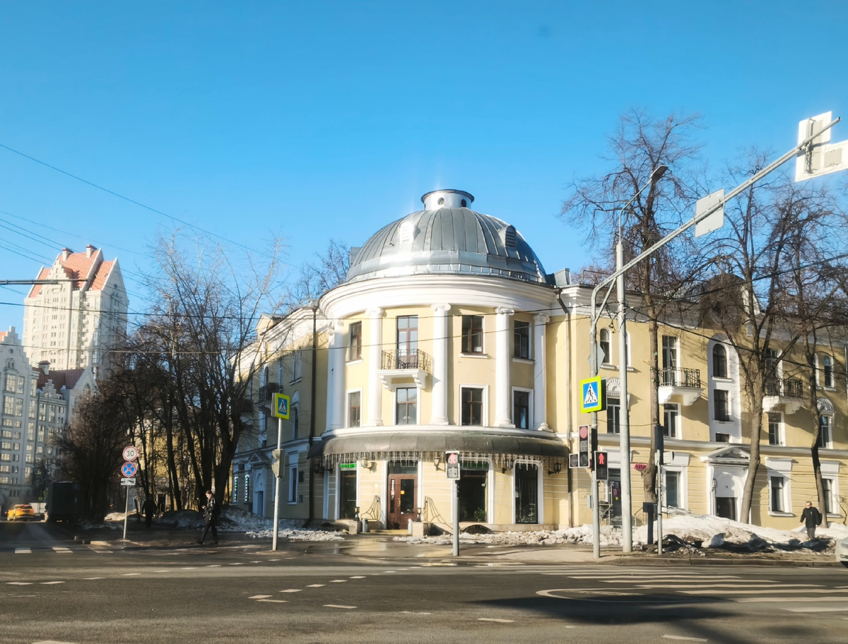 Октябрьское поле