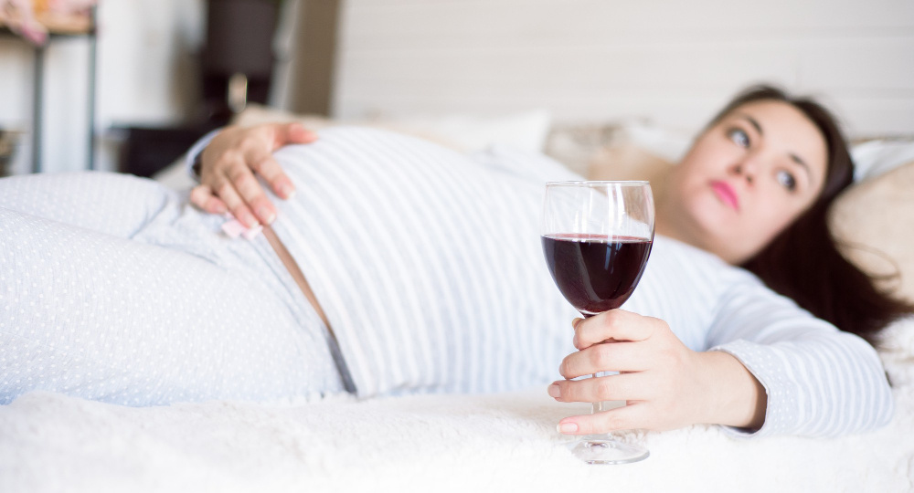 Как алкоголь влияет на плод во время беременности