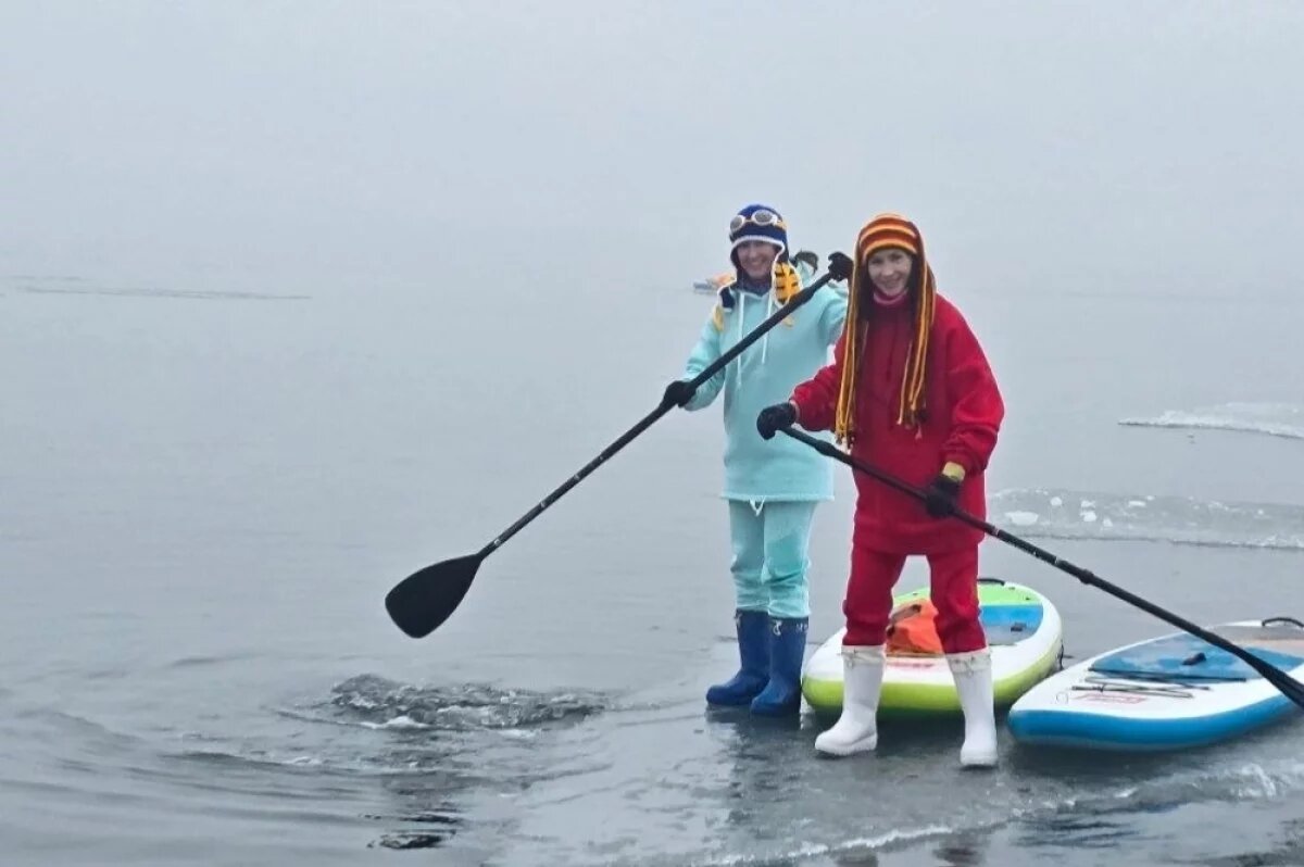    "Мы плывем на льдине..."