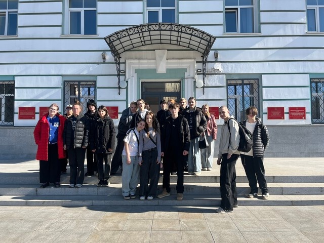 Для тверских студентов организовали экскурсию в избирательную комиссию региона