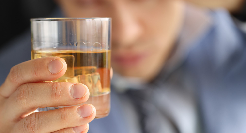 Алкоголь и кислотность желудка: почему появляются изжога и боль