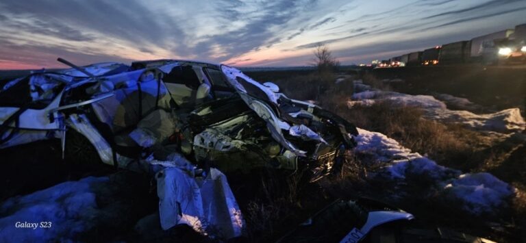    В Оренбуржье два человека погибли при столкновении легковушки с грузовиком Оренбуржье