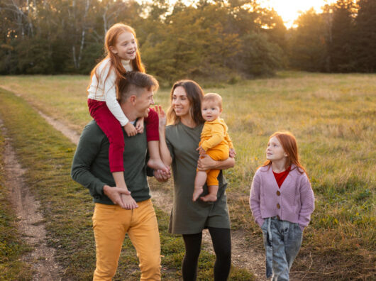    Многодетная семья // фото: Изображение от freepik