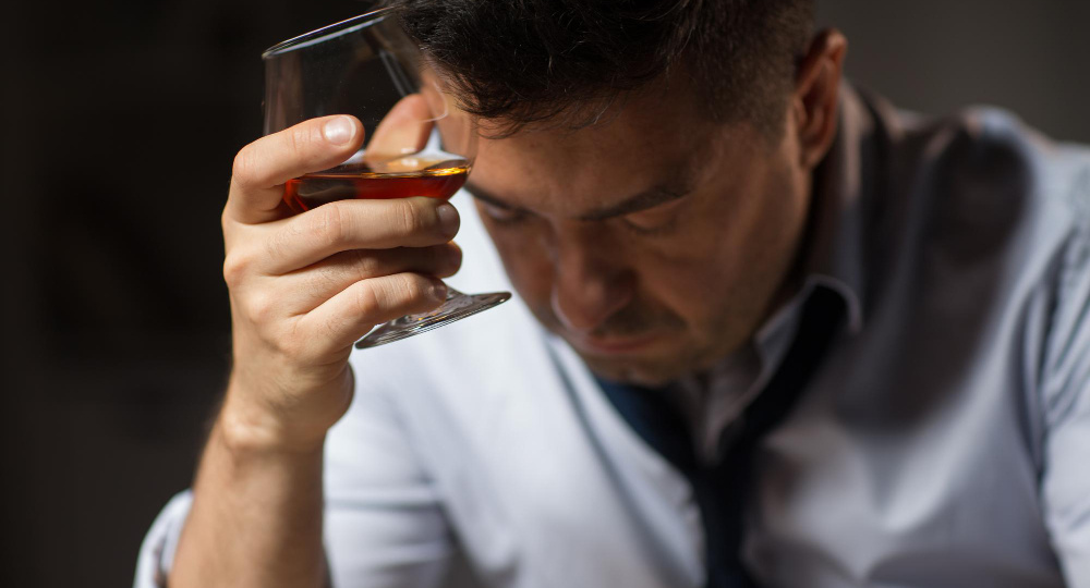 Внешность алкоголика: какие изменения выдают зависимость