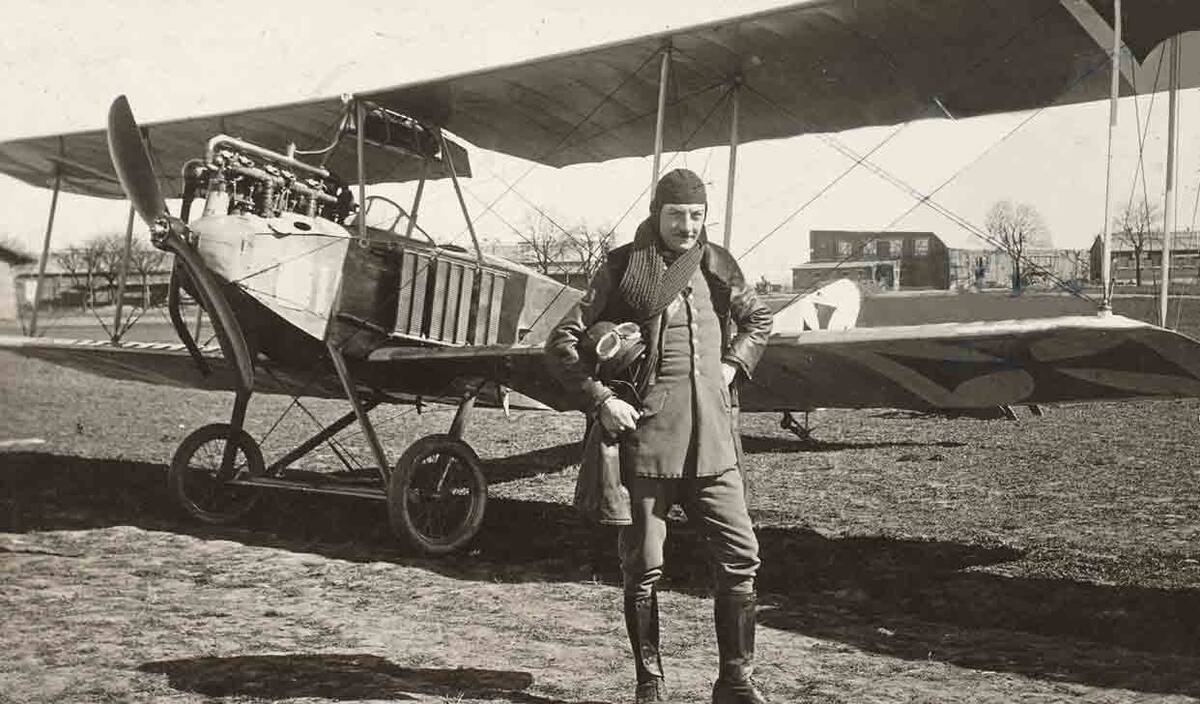 С такими невооруженными аэропланами, как этот Альбатрос B II, немецкие авиаторы начали мировую войну. 
Фото: http://fandavion.free.fr/albatrosBII_1.jpg