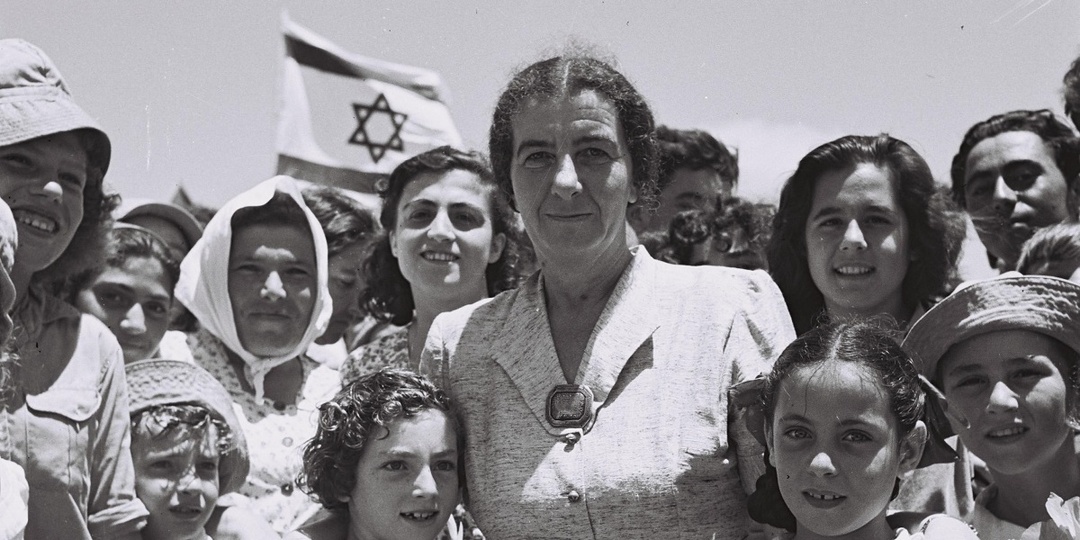 «Хранительница очага»