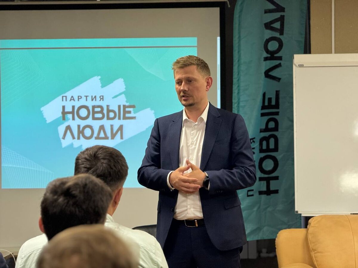 Владимир Плякин, источник: https://73online.ru/r/novye_lyudi_i_vladimir_plyakin_pomogut_ulyanovcam_reshat_problemy-150846