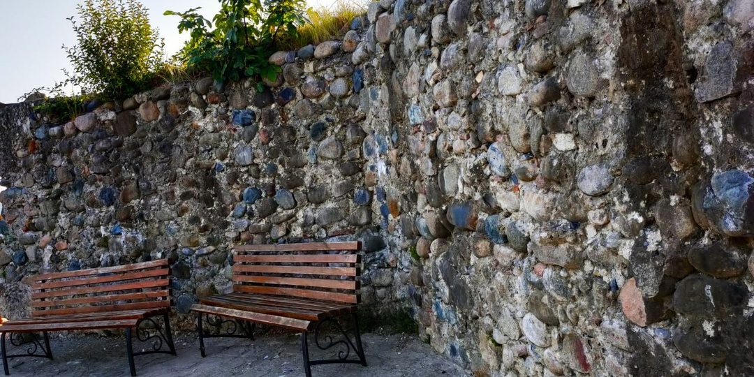 Стены древней Диоскурии. Здесь история встречается с морем в Сухуме