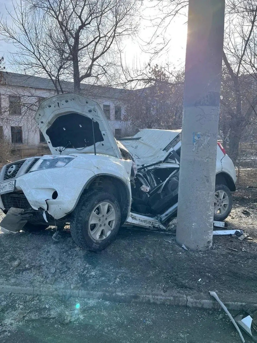    В Орске водитель иномарки погиб, врезавшись в столб