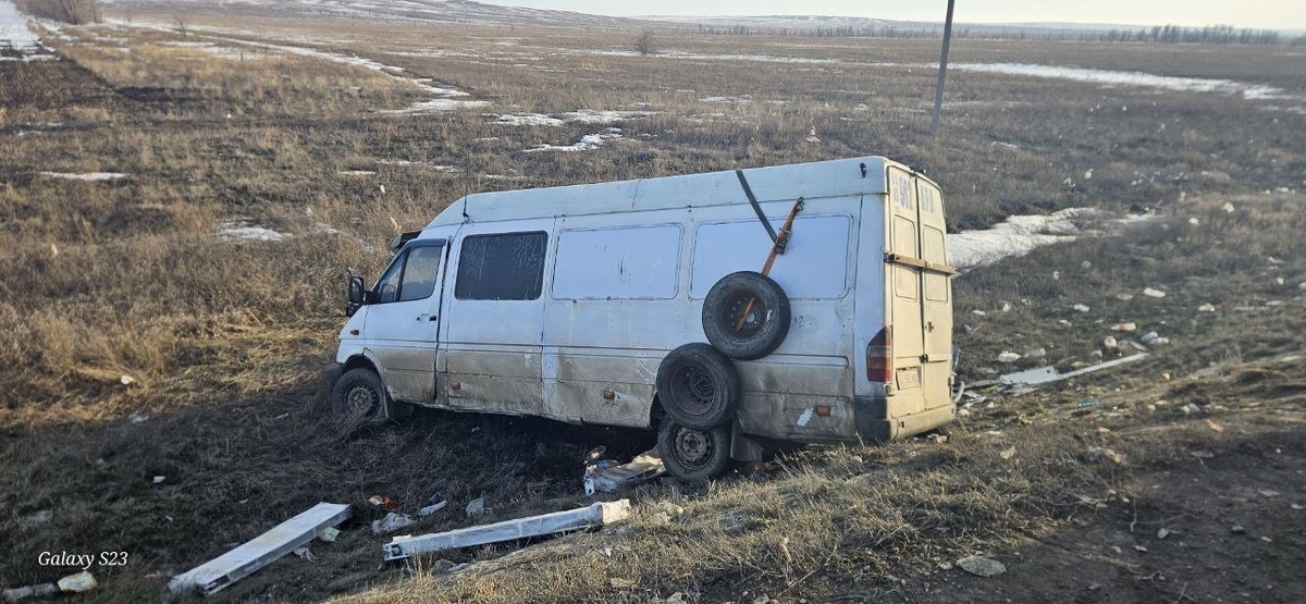    Еще одно ДТП произошло в Оренбургской области на участке стоянки грузовиков