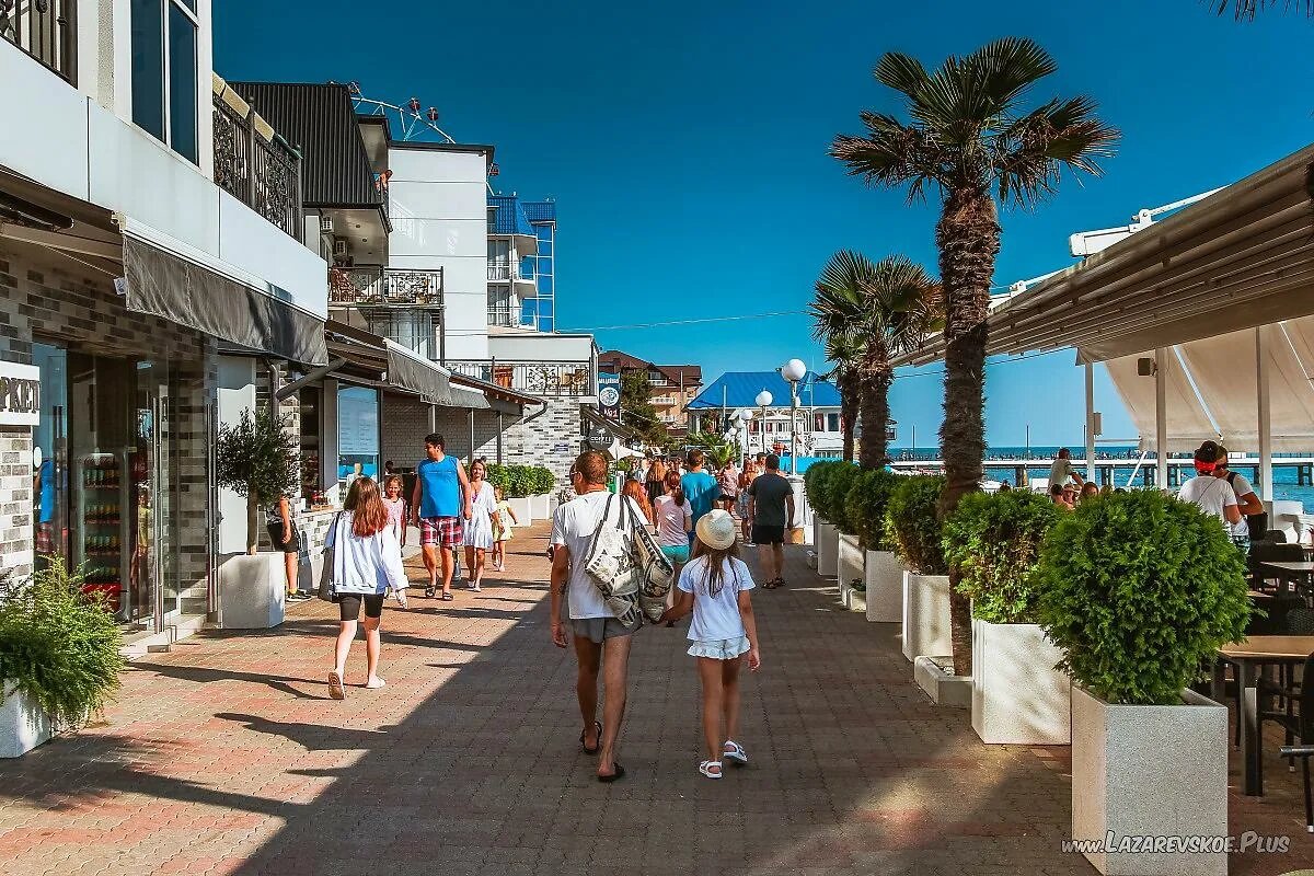 Центральная набережная п.Лазаревское