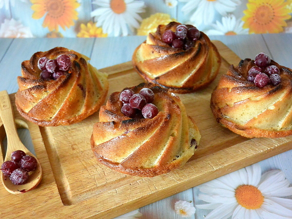 Нежные манные кексы на кефире: ну очень простой и быстрый рецепт