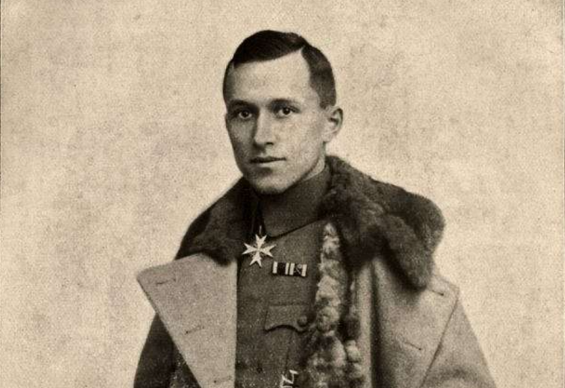 Юнгерн, уже с высшей военной наградой Пруссии - голубым Максом