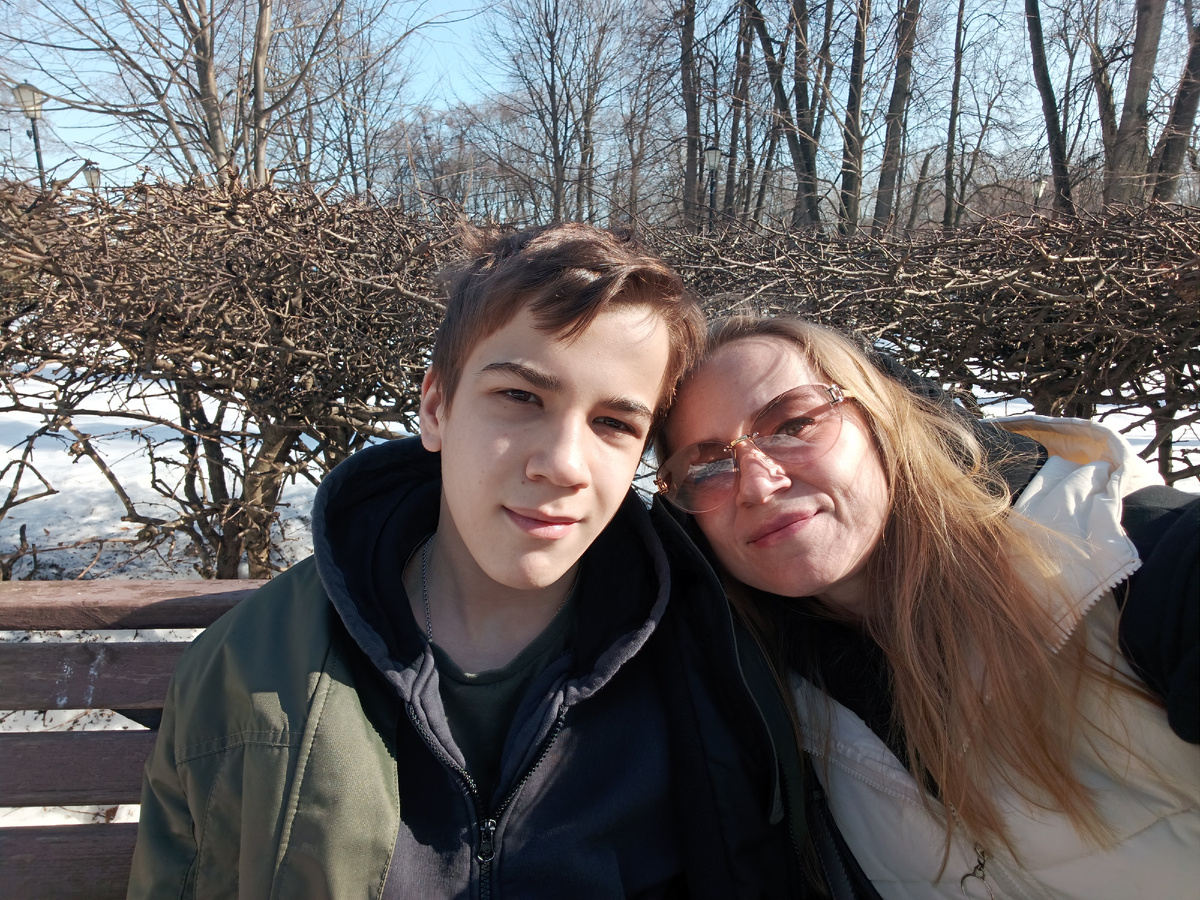 Вот с таким лицом мы вышли из дома. Видно мольбу о пощаде в глазах? 