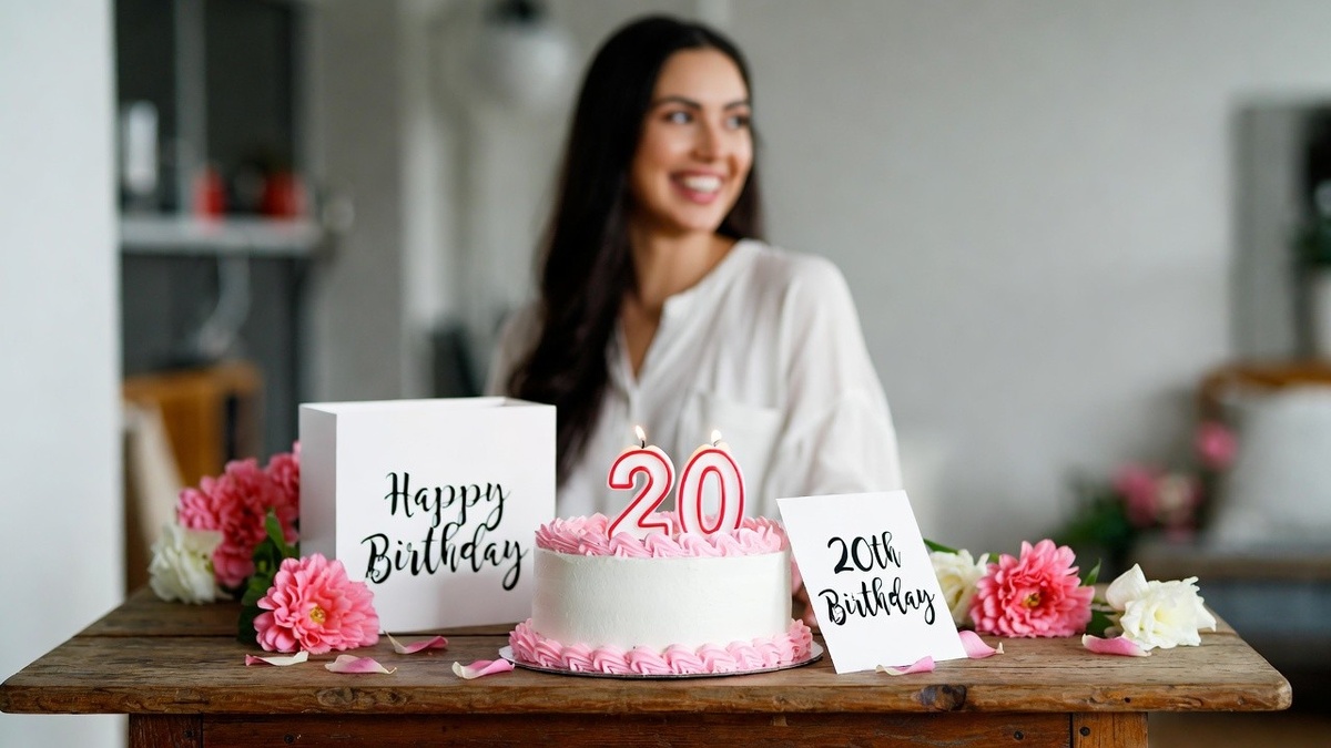 Красивые поздравления женщине 20 лет в прозе