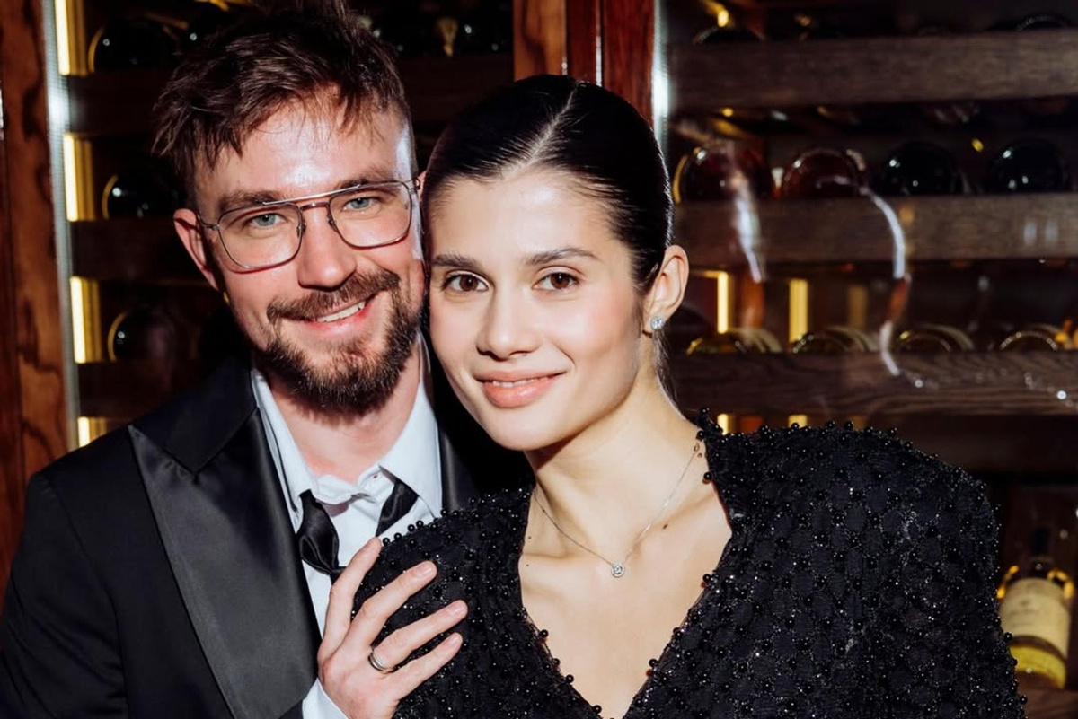    Александр Петров с супругой Викторией. Фото: Инстаграм (запрещён в РФ) @actorsashapetrov