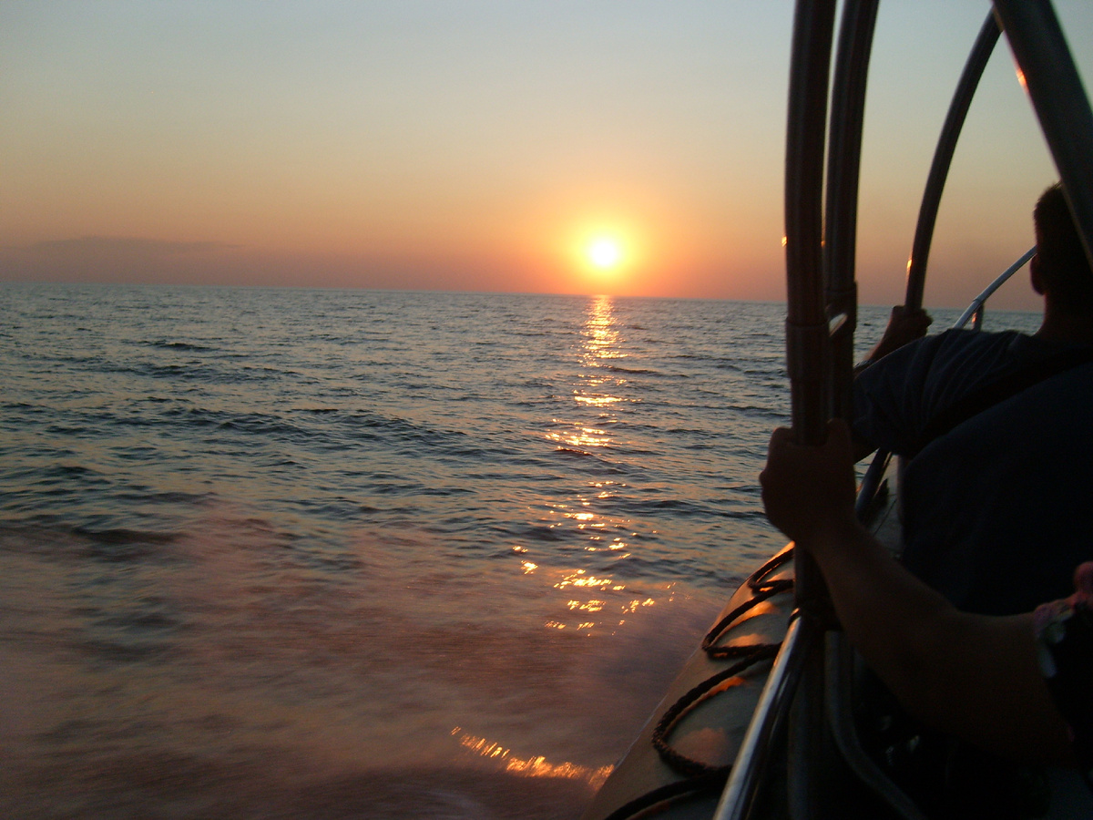Черное море. 2011 год. Возвращение с рыбалки. Фото с одного из первых наших автомобильных путешествий