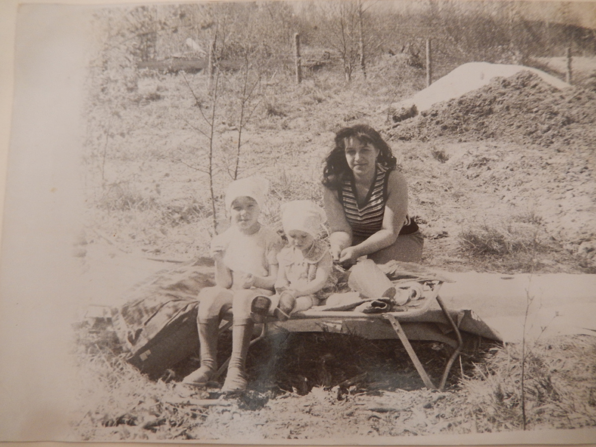 фото автора  наша дача из 80-х.  уже на севере, а мы сами из Восточного Казахстана города раньше Лениногорска, который сейчас Риддер.