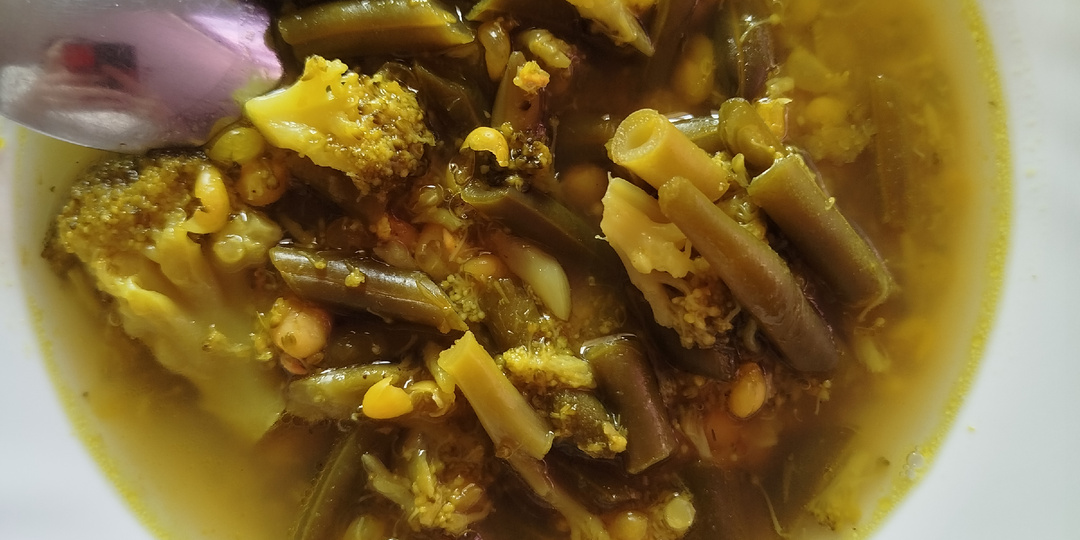 Полезный суп " зелёный детокс ".