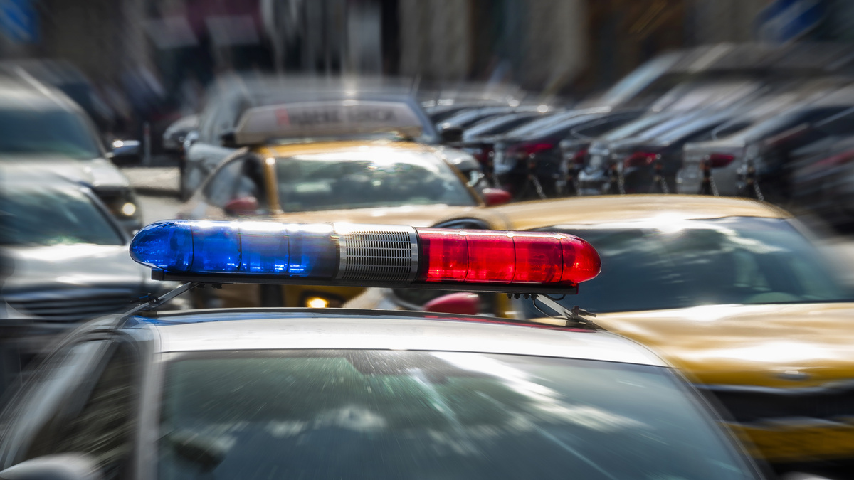    Москва полицейская машина мигалка трафи движение GLP