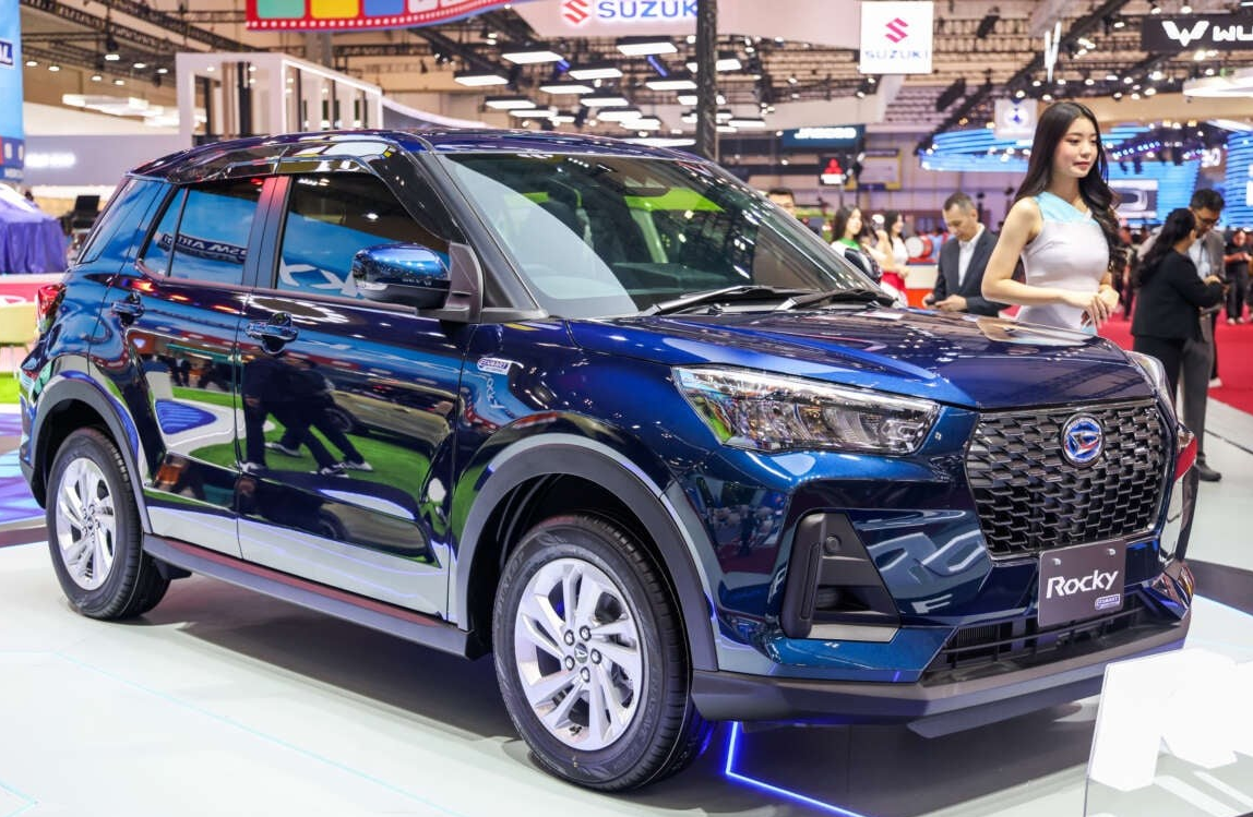 Самый дешевый кроссовер Daihatsu Rocky стоит не дороже российской Гранты